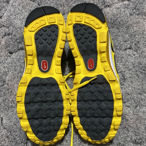 2012 Nike AirMax - Picture 2 of 5